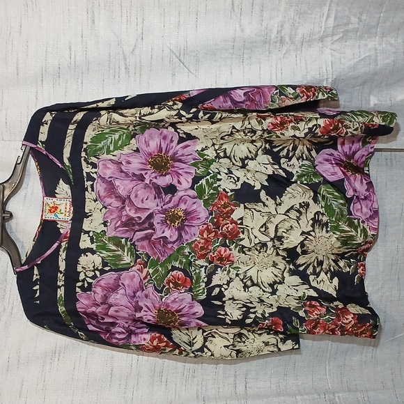 Johnny Was Floral Print Women's Top/Blouse 100% Silk  Sz S - Picture 1 of 4